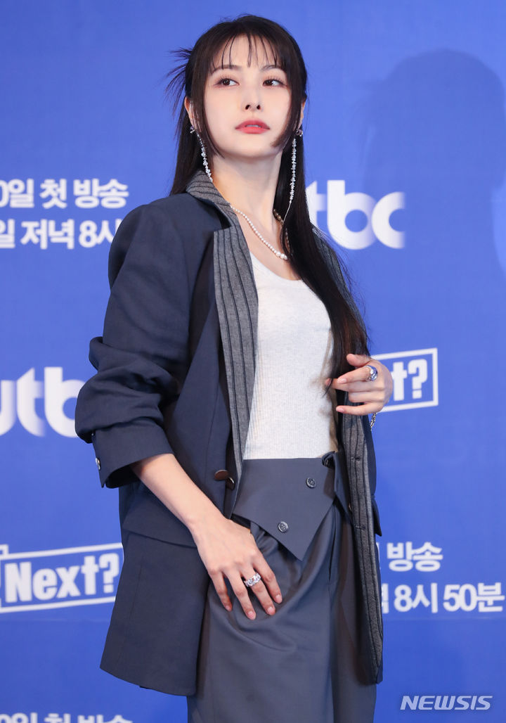 (Seoul=Newsis) Reporter Hwang Joon-seon = Group Kara's Park Gyuri poses at the production presentation of JTBC's new survival program 'RU NEXT?' held at the Stanford Hotel Korea in Mapo-gu, Seoul on the morning of the 30th.  'R U Next', a survival program that selects members of Hive and CJ ENM's JV Belief Lab's global girl group, will premiere on JTBC on the 30th.  2023.06.30.  hwang@newsis.com